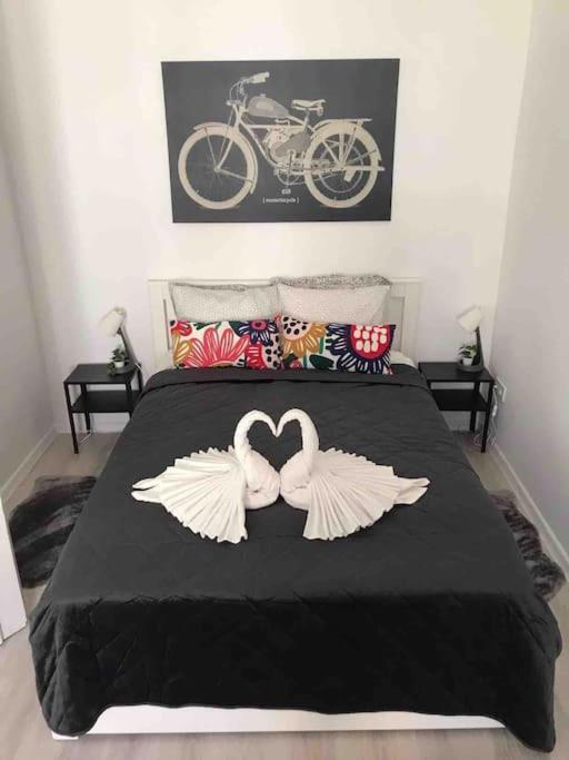 Perfect Location,Newly Decorated Modern, Large Place 60 M2, Really Quiet So You Can Have A Good Night Sleep, Ac, Netflix, Smart Tv, High-Speed Internet, World Famous New York Cafe Only 10 Minutes Walk Budapest Exterior foto