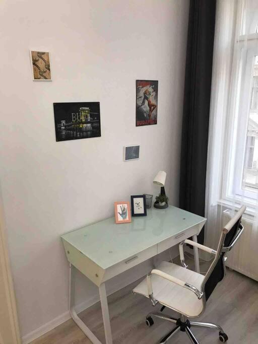 Perfect Location,Newly Decorated Modern, Large Place 60 M2, Really Quiet So You Can Have A Good Night Sleep, Ac, Netflix, Smart Tv, High-Speed Internet, World Famous New York Cafe Only 10 Minutes Walk Budapest Exterior foto