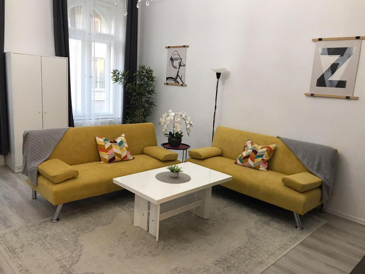 Perfect Location,Newly Decorated Modern, Large Place 60 M2, Really Quiet So You Can Have A Good Night Sleep, Ac, Netflix, Smart Tv, High-Speed Internet, World Famous New York Cafe Only 10 Minutes Walk Budapest Exterior foto