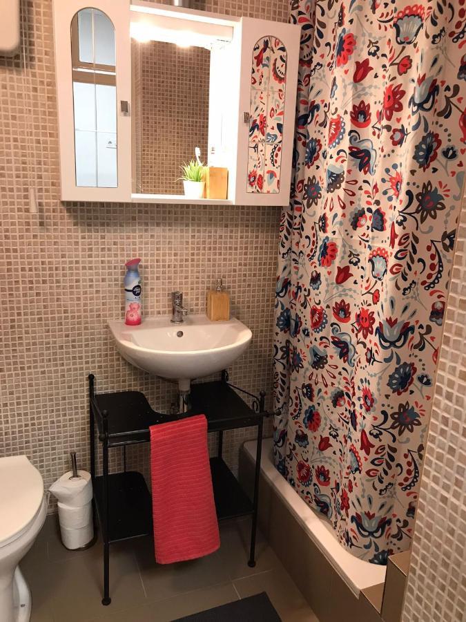 Perfect Location,Newly Decorated Modern, Large Place 60 M2, Really Quiet So You Can Have A Good Night Sleep, Ac, Netflix, Smart Tv, High-Speed Internet, World Famous New York Cafe Only 10 Minutes Walk Budapest Exterior foto