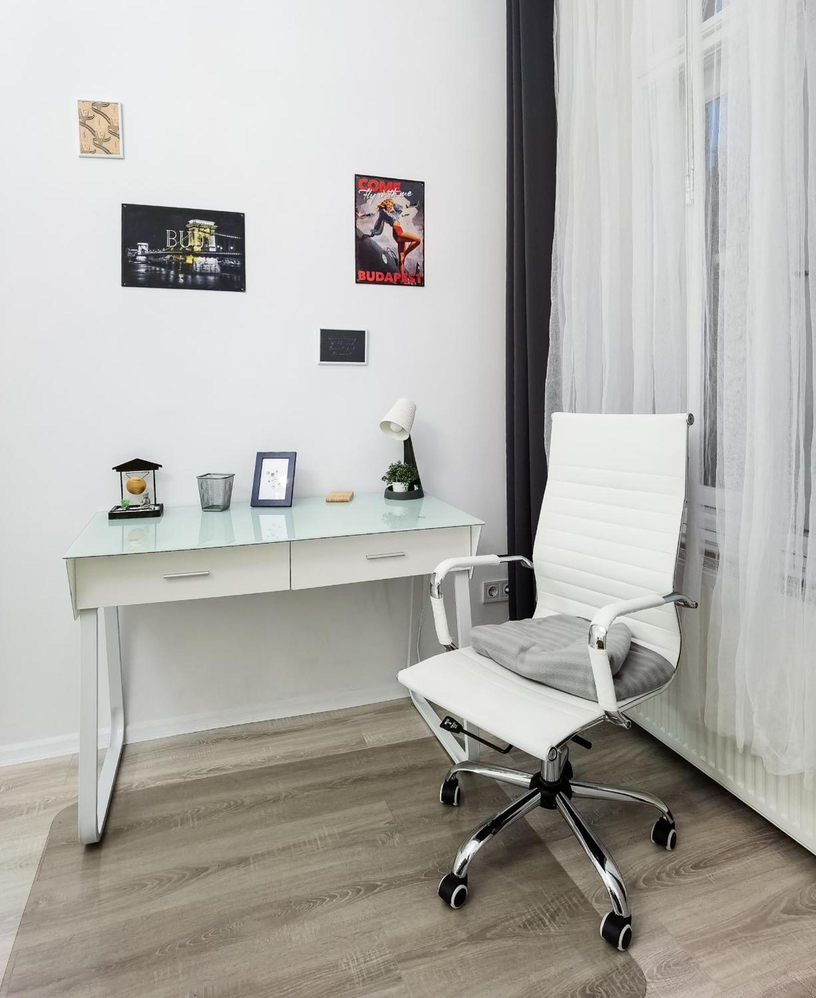 Perfect Location,Newly Decorated Modern, Large Place 60 M2, Really Quiet So You Can Have A Good Night Sleep, Ac, Netflix, Smart Tv, High-Speed Internet, World Famous New York Cafe Only 10 Minutes Walk Budapest Exterior foto