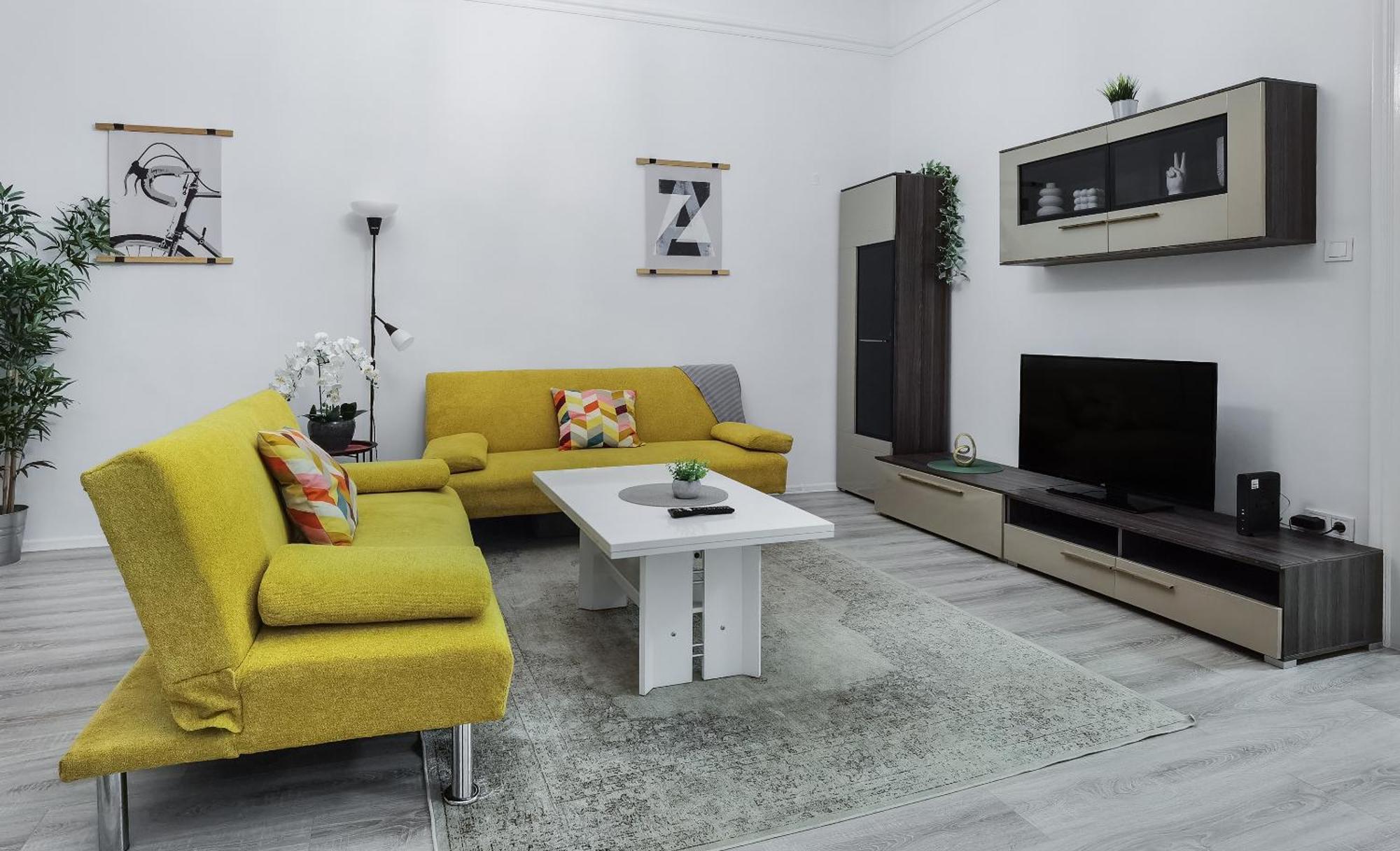 Perfect Location,Newly Decorated Modern, Large Place 60 M2, Really Quiet So You Can Have A Good Night Sleep, Ac, Netflix, Smart Tv, High-Speed Internet, World Famous New York Cafe Only 10 Minutes Walk Budapest Exterior foto
