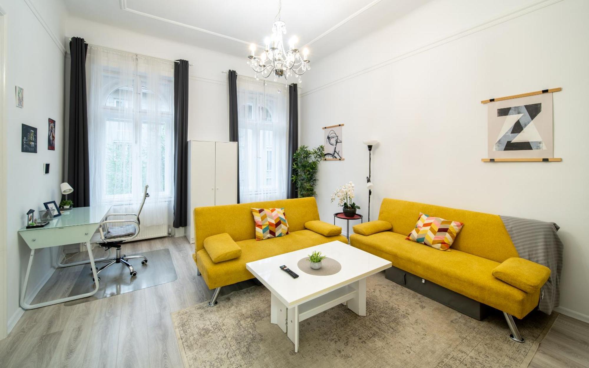 Perfect Location,Newly Decorated Modern, Large Place 60 M2, Really Quiet So You Can Have A Good Night Sleep, Ac, Netflix, Smart Tv, High-Speed Internet, World Famous New York Cafe Only 10 Minutes Walk Budapest Exterior foto